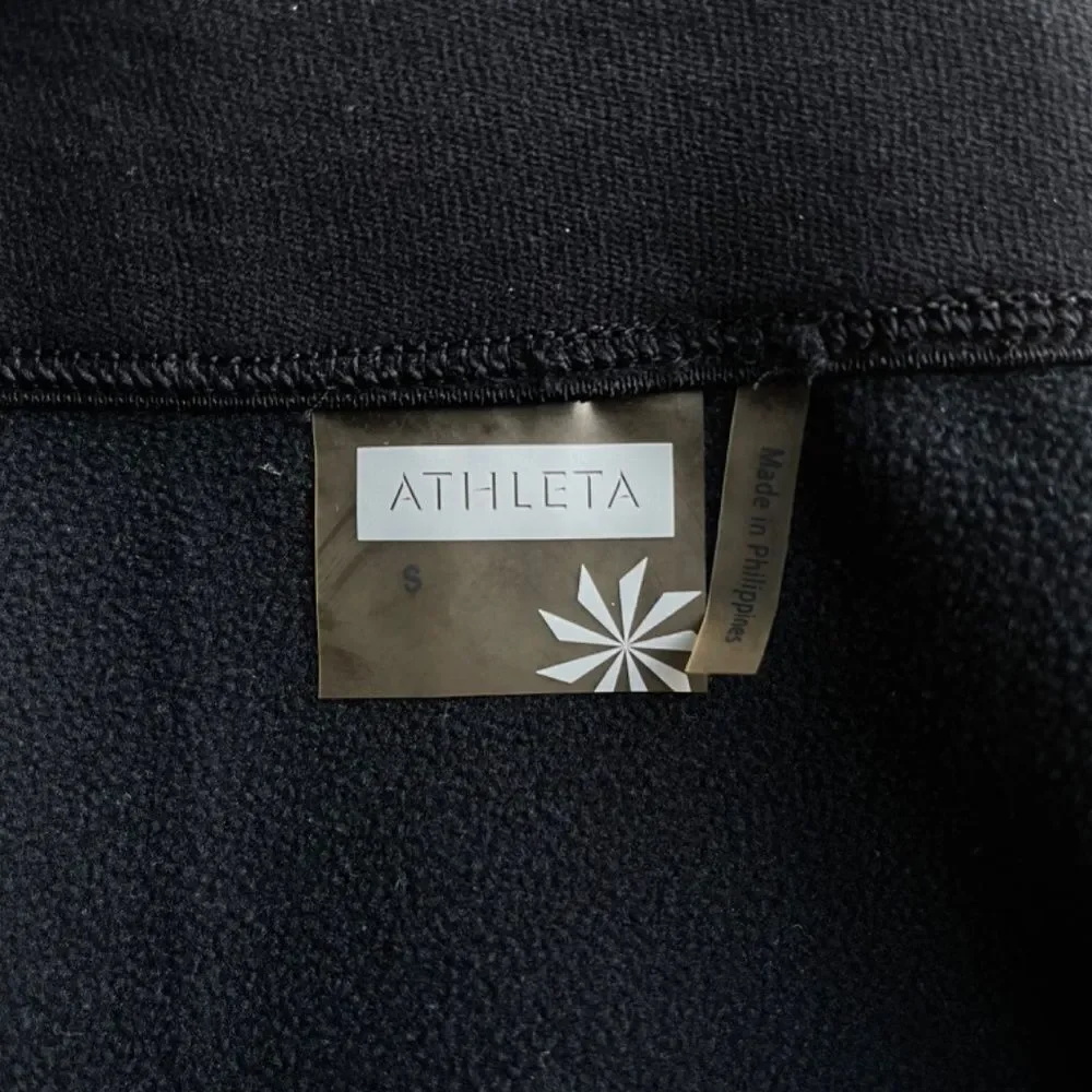 Athleta fleece lined raw edge skirt